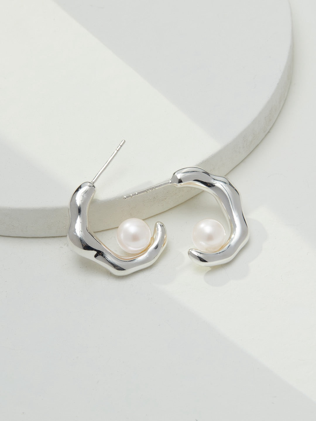 Sculpted Pearl Hoops — S925 Silver with Natural Pearl