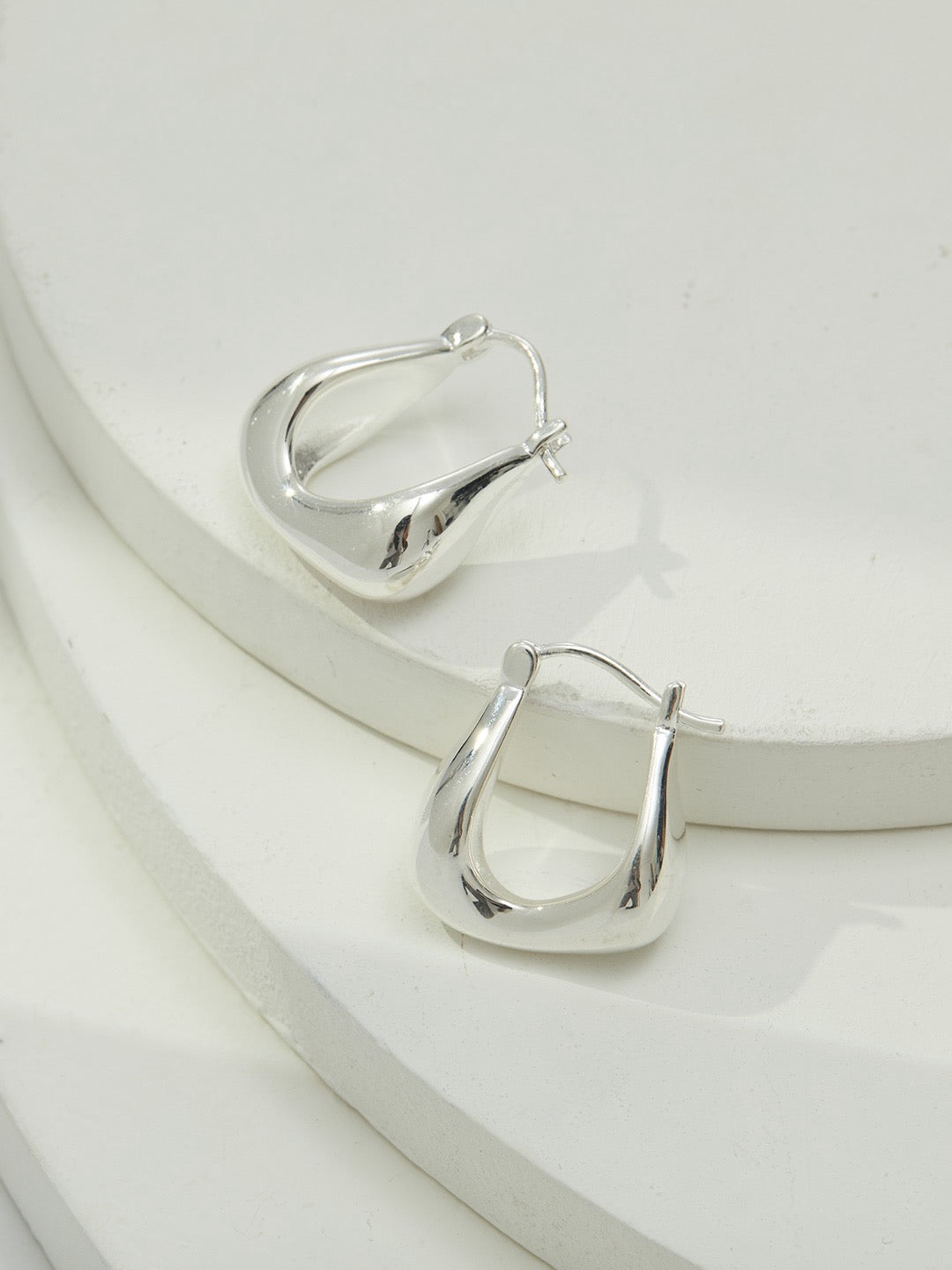 Molten Curve Hoops — S925 Silver Minimalist Earrings