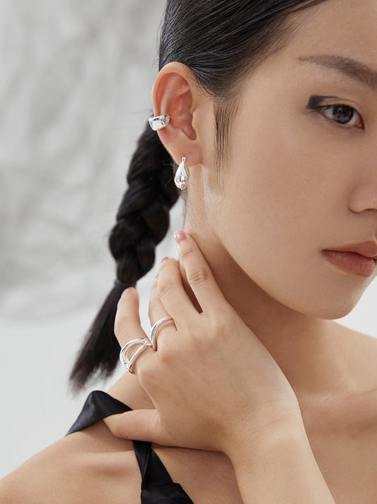 Molten Curve Hoops — S925 Silver Minimalist Earrings