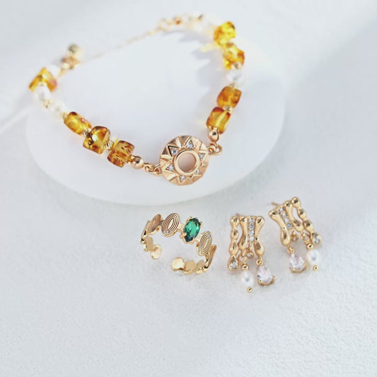 Amber Sun Clasp Bracelet — Natural Amber & Freshwater Pearls